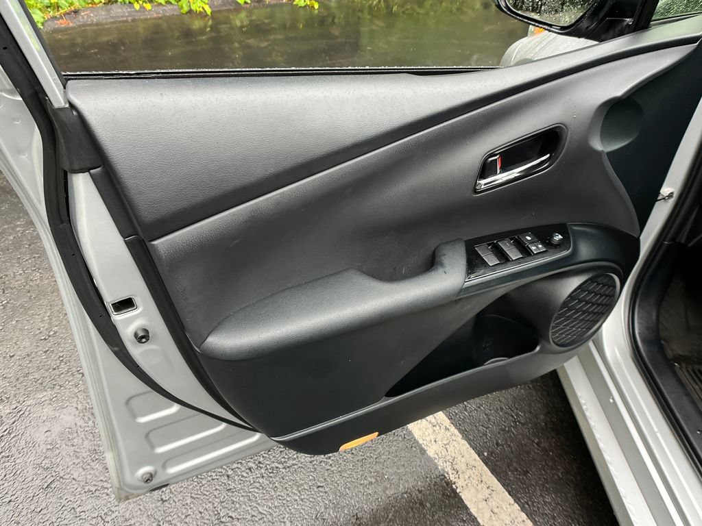 Certified 2021 Toyota Prius Prime LE FWD image 11