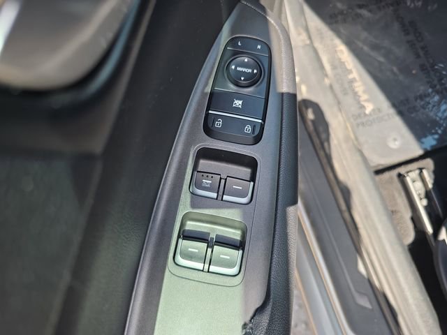 Used 2018 Kia Optima LX w/ 17" Alloy Wheels Package FWD image 14