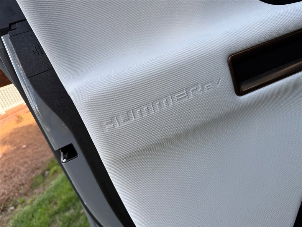 Used 2024 GMC Hummer EV 3X w/ LPO, Illumination Package image 50