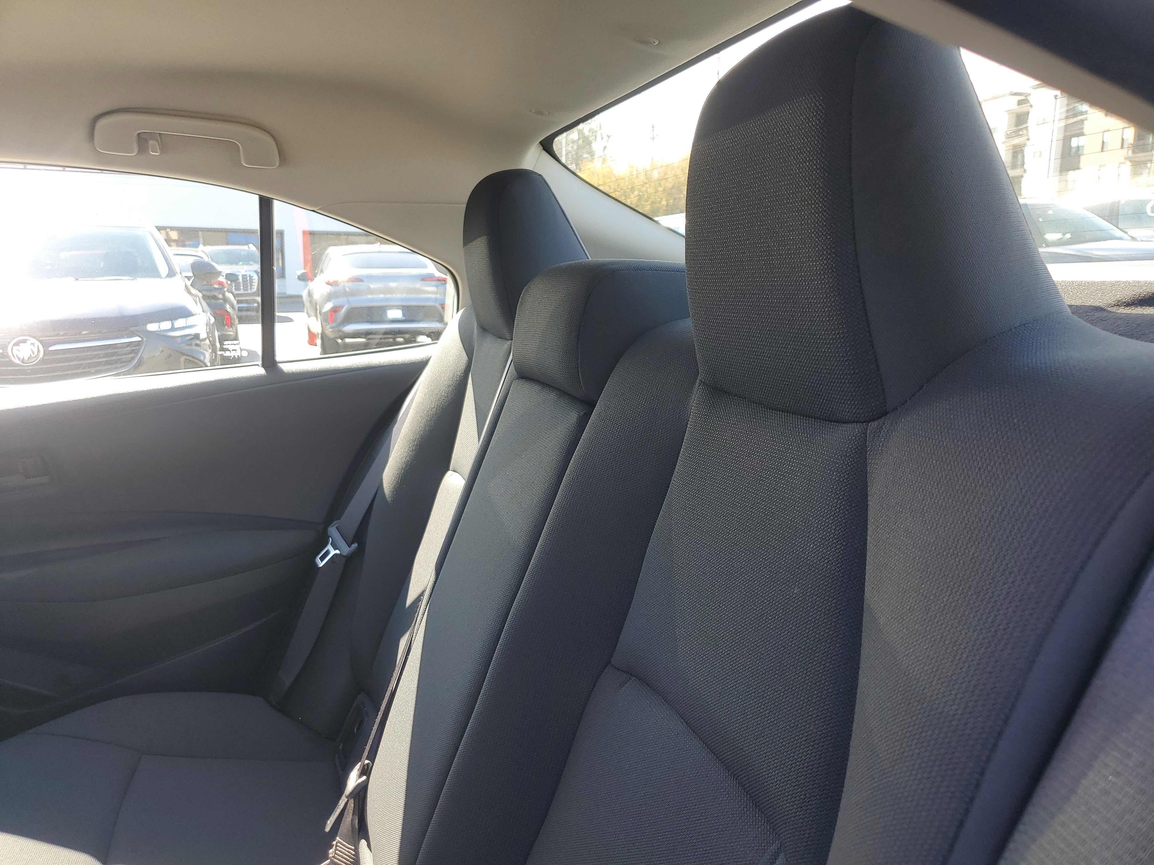 Used 2022 Toyota Corolla LE image 10