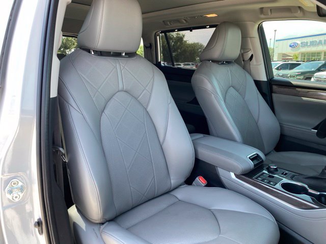 Used 2023 Toyota Highlander Platinum AWD/4WD image 9