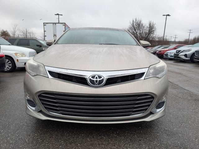 Used 2013 Toyota Avalon XLE FWD image 2