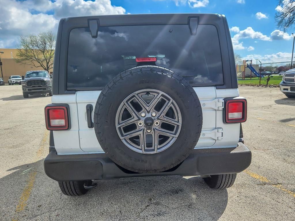 Used 2024 Jeep Wrangler Sport S AWD/4WD image 6