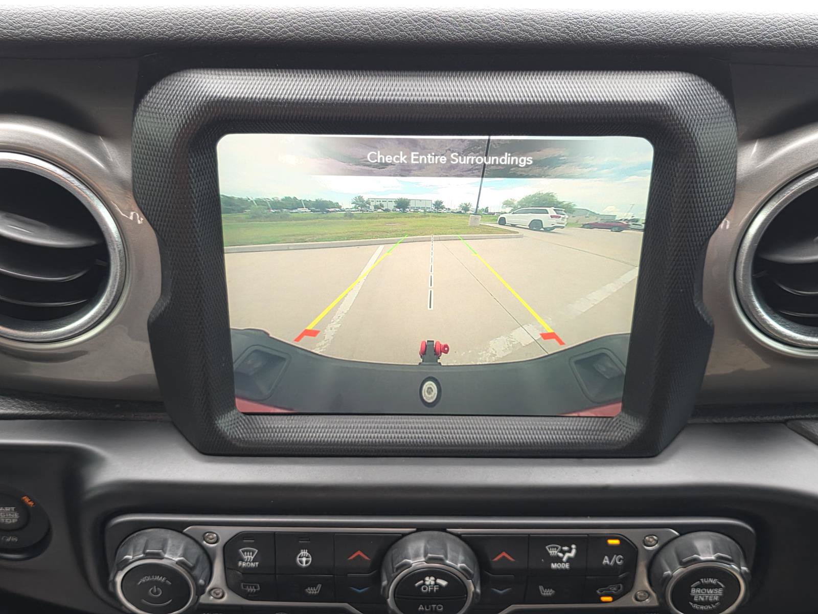 Used 2020 Jeep Gladiator Overland AWD/4WD image 26