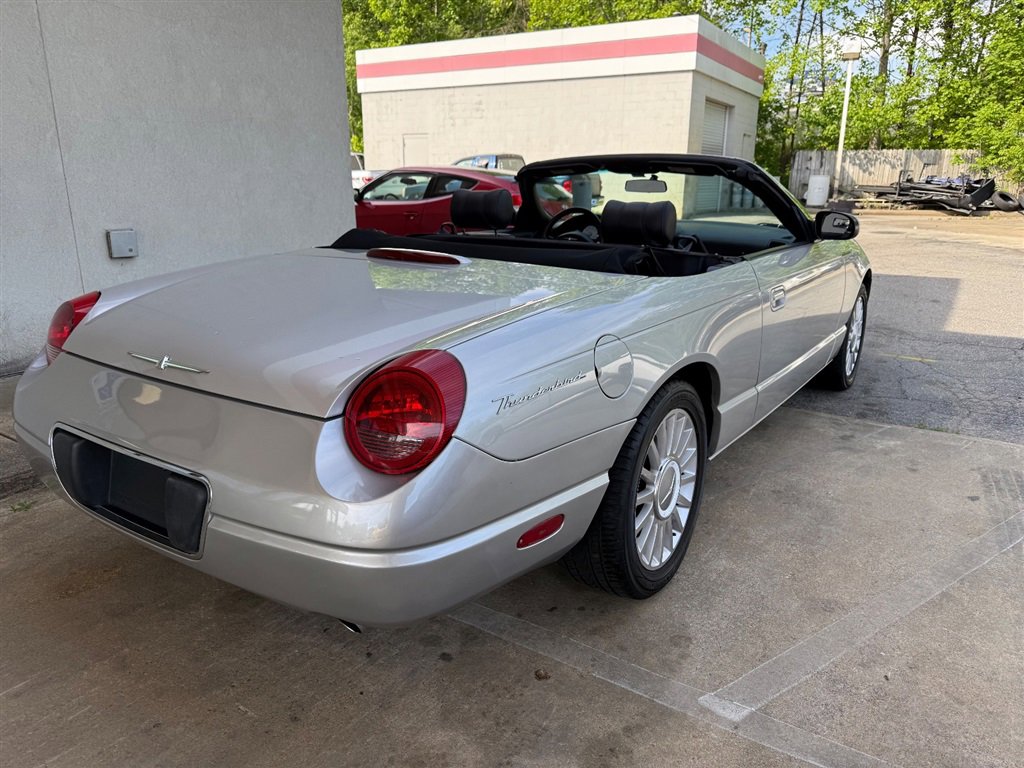 Used 2005 Ford Thunderbird RWD image 3