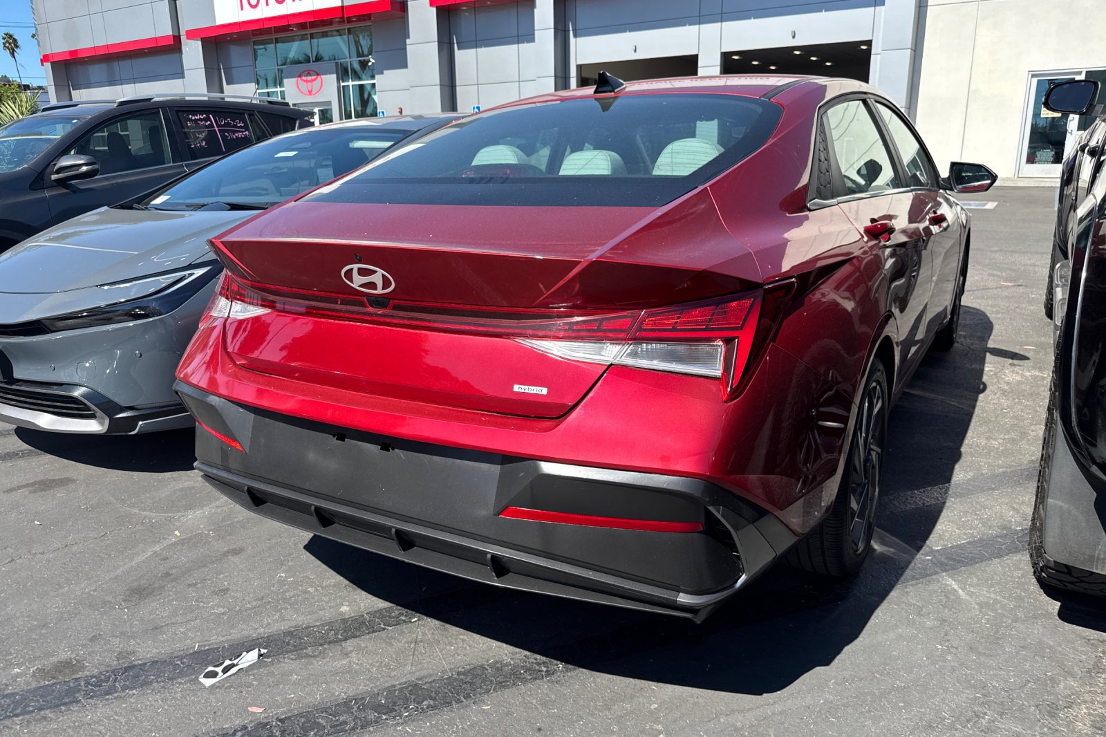 Used 2025 Hyundai Elantra Limited FWD image 5