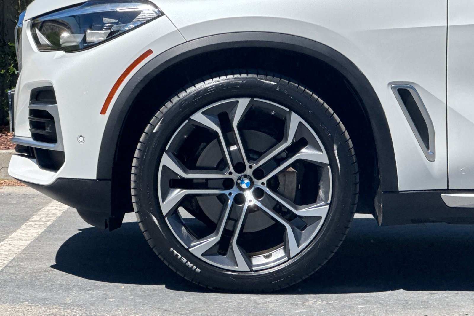Used 2023 BMW X5 xDrive40i w/ Premium Package AWD/4WD image 37