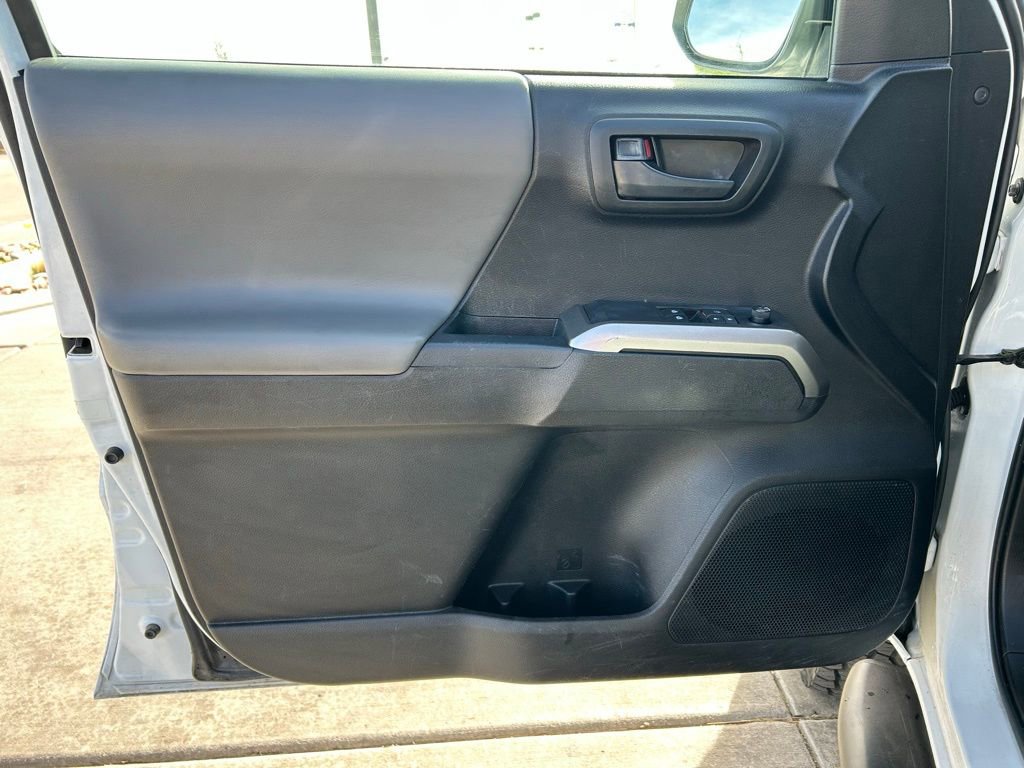 Used 2023 Toyota Tacoma SR5 AWD/4WD image 22