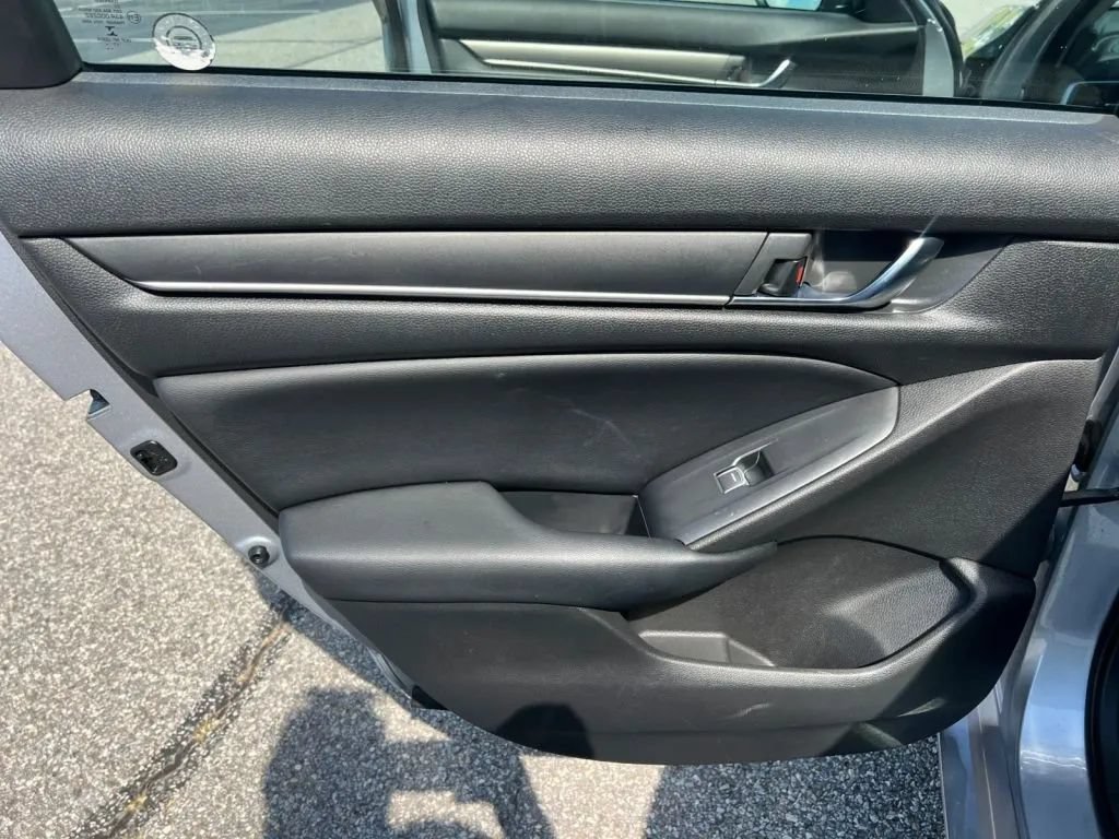 Used 2018 Honda Accord LX image 24