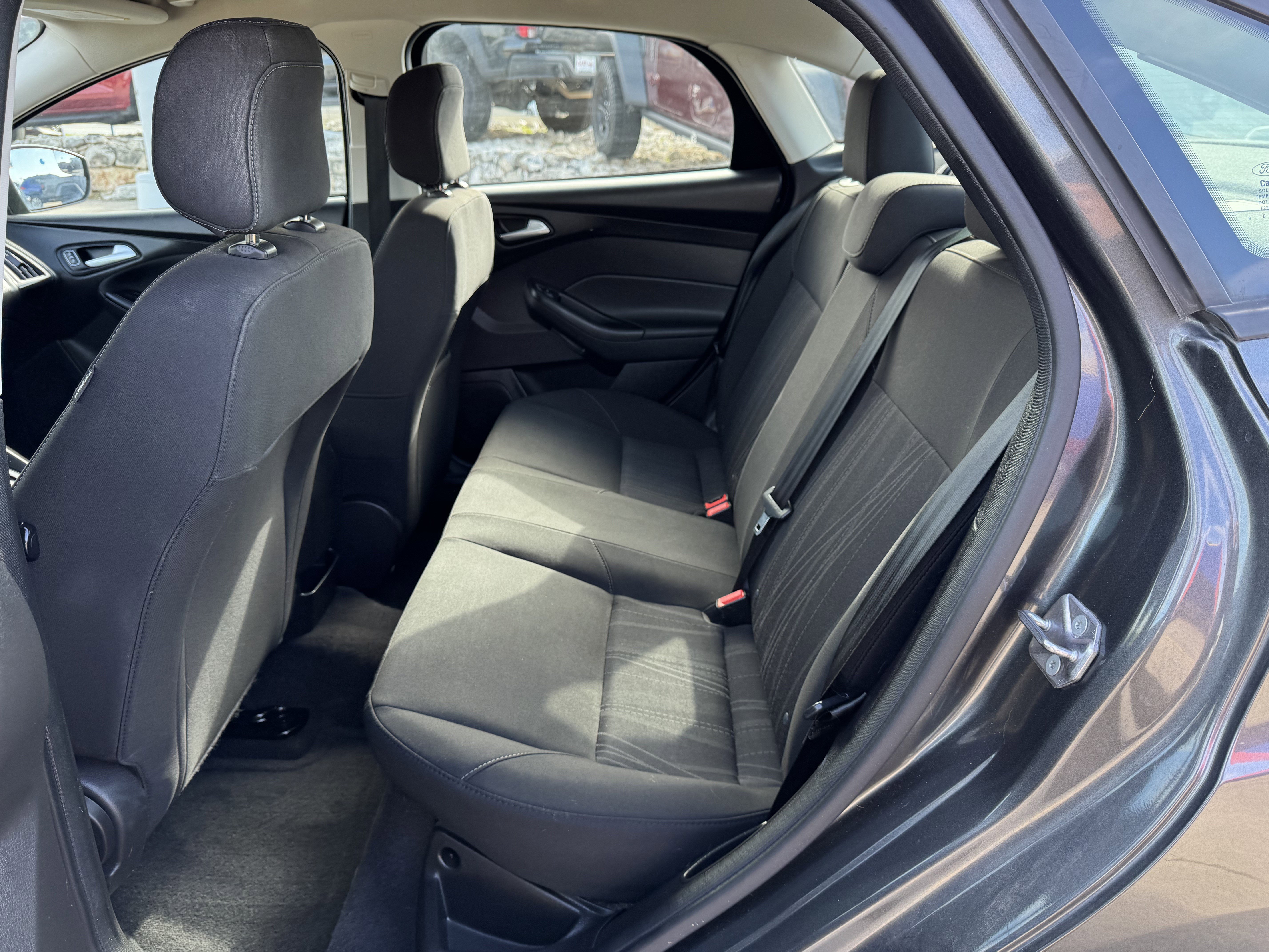 Used 2018 Ford Focus SE image 12