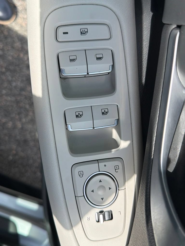 Used 2025 Hyundai Sonata SEL FWD image 14