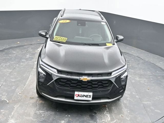 Used 2025 Chevrolet Trax LT image 37