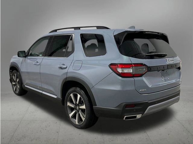 New 2025 Honda Pilot Touring image 3
