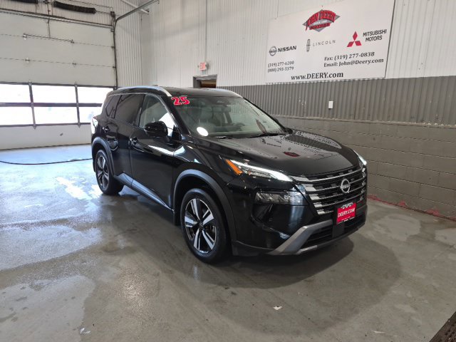 Certified 2025 Nissan Rogue SL AWD/4WD image 1