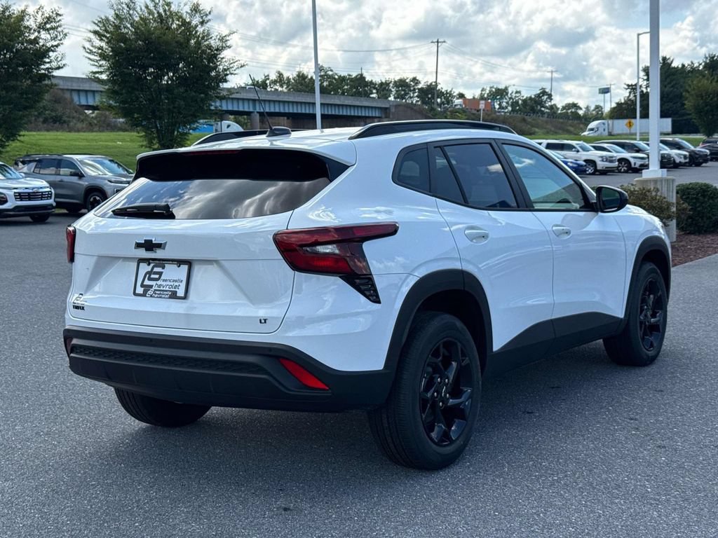 New 2026 Chevrolet Trax LT w/ Driver Confidence Package FWD image 2