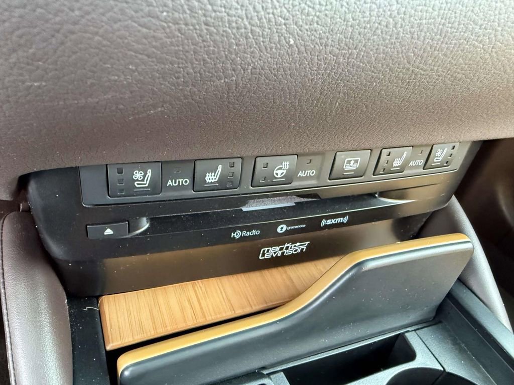 Used 2019 Lexus ES 350 Ultra Luxury w/ Accessory Package 2 image 25