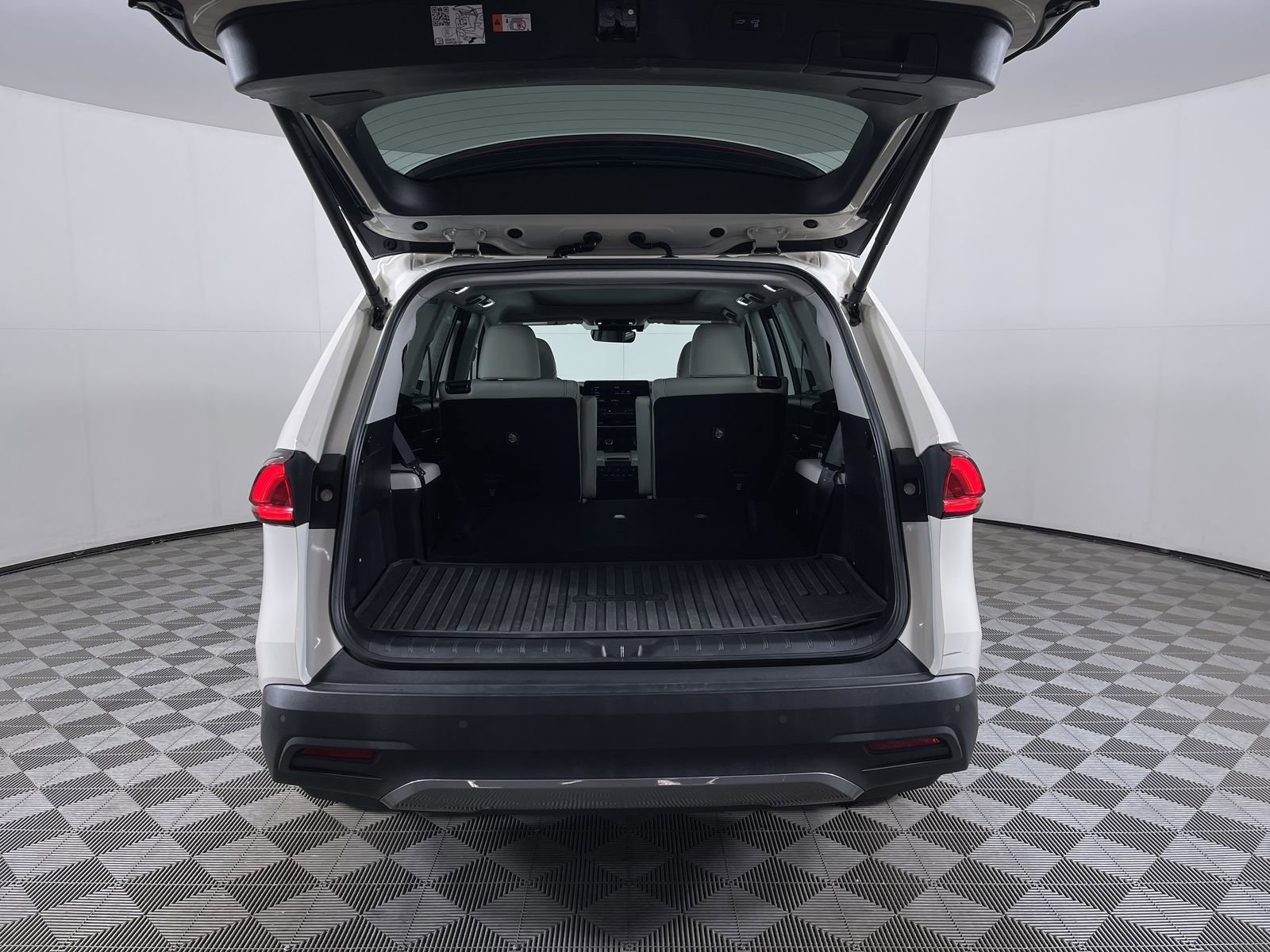 Used 2024 Toyota Grand Highlander AWD image 26