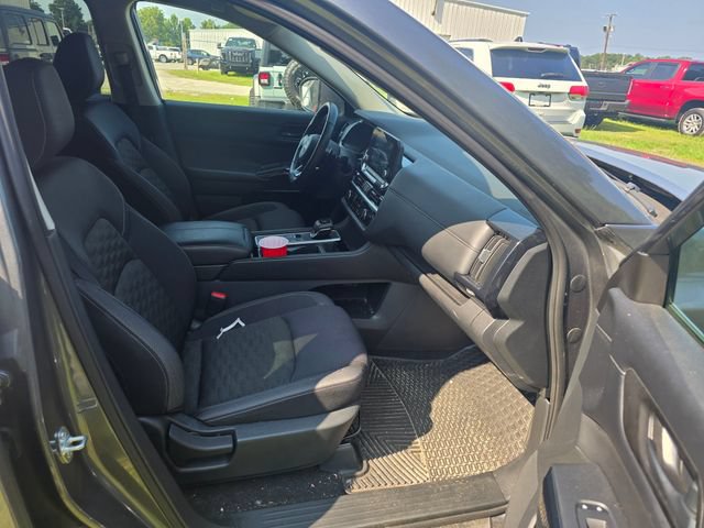 Used 2024 Nissan Pathfinder SV w/ SV Premium Package FWD image 47