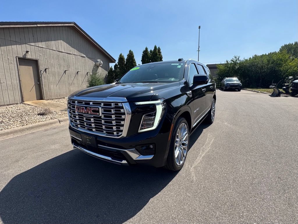 Used 2025 GMC Yukon Denali w/ Denali Reserve Package AWD/4WD image 2