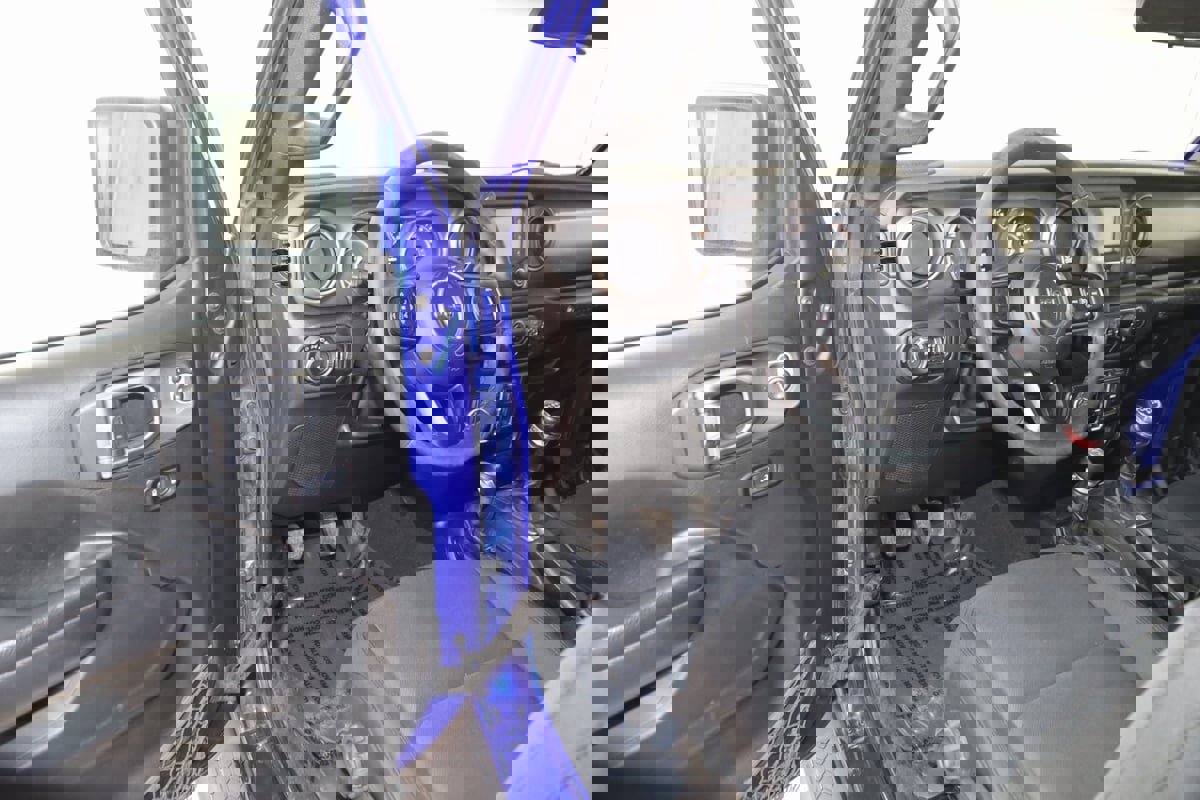 Used 2018 Jeep Wrangler Unlimited Sport S image 41