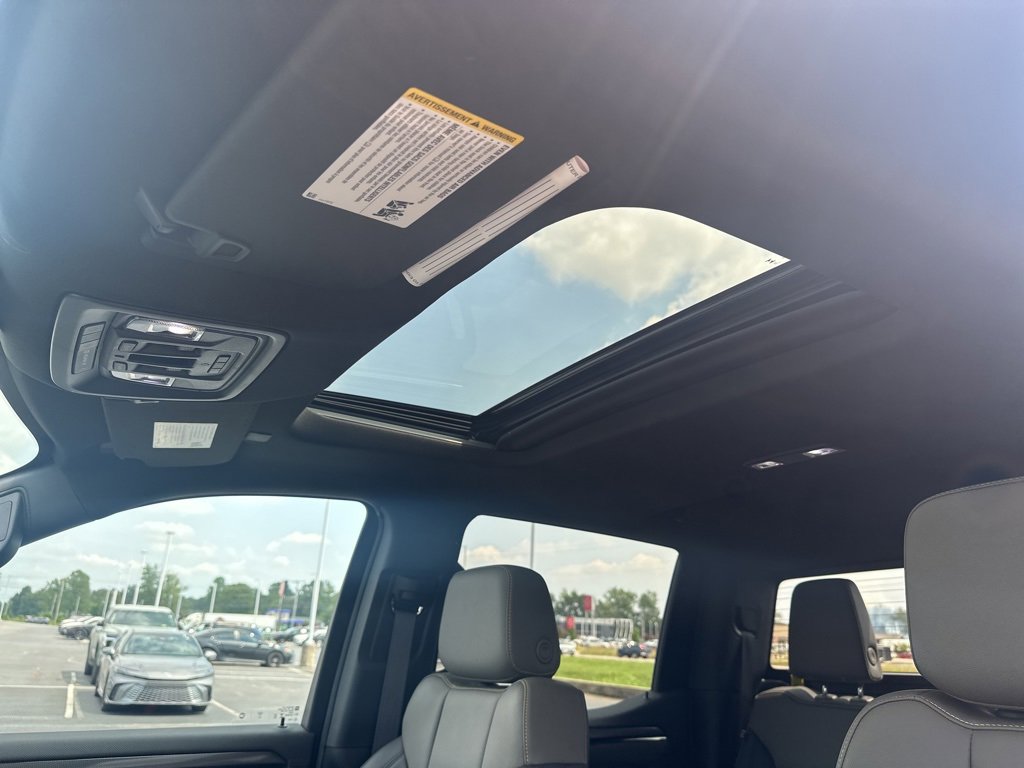 Used 2024 Chevrolet Silverado 1500 ZR2 w/ Technology Package image 28