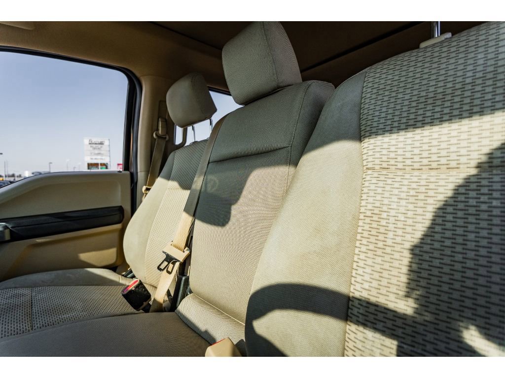 Used 2015 Ford F150 XLT w/ Equipment Group 302A Luxury image 19