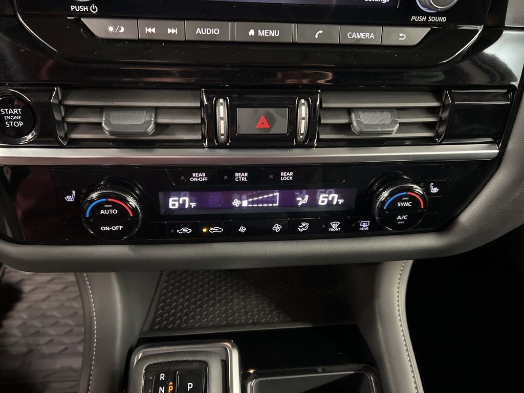 Used 2025 Nissan Pathfinder SV AWD/4WD image 13