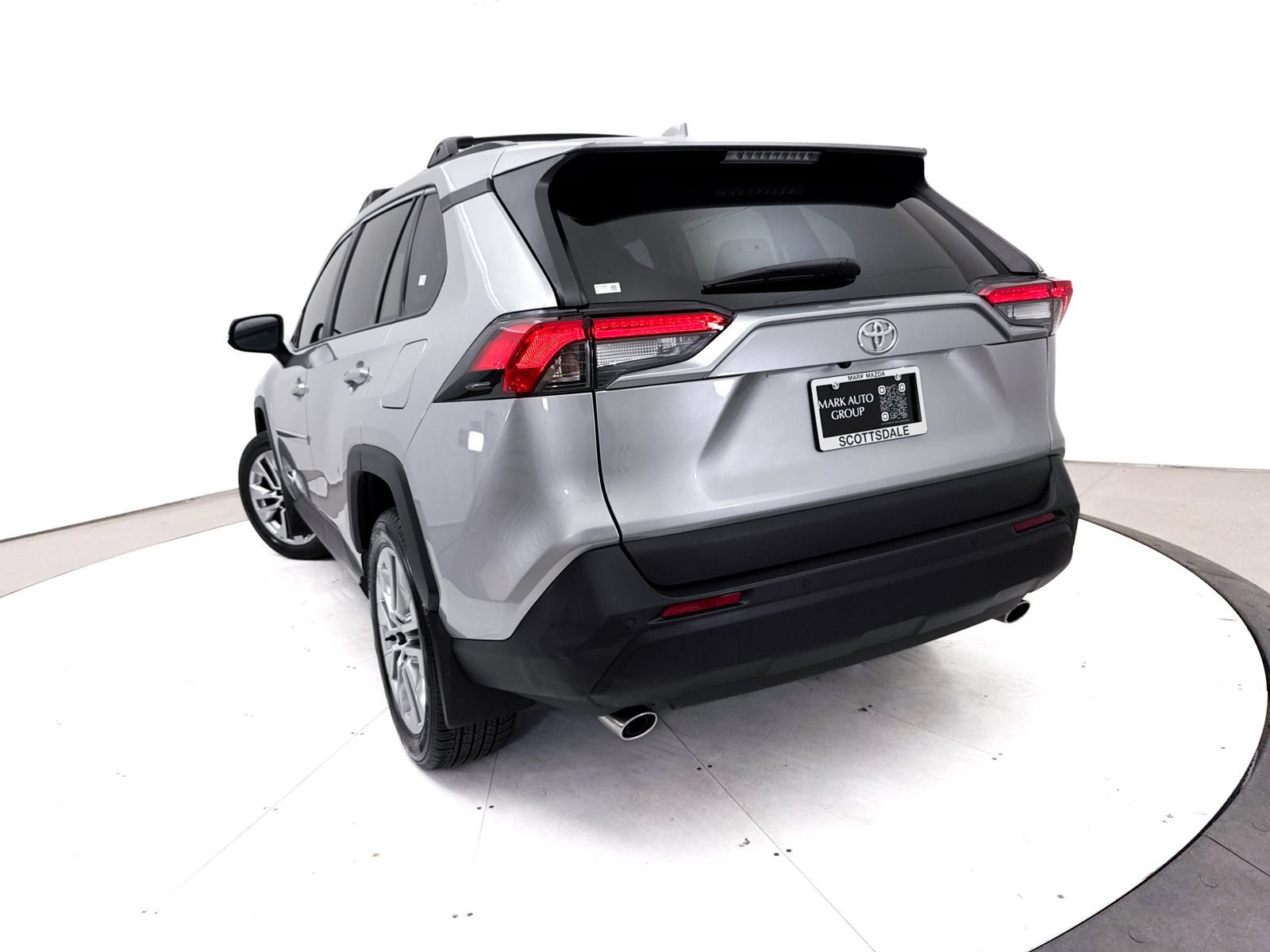 Used 2024 Toyota RAV4 XLE Premium w/ Weather Package FWD image 8
