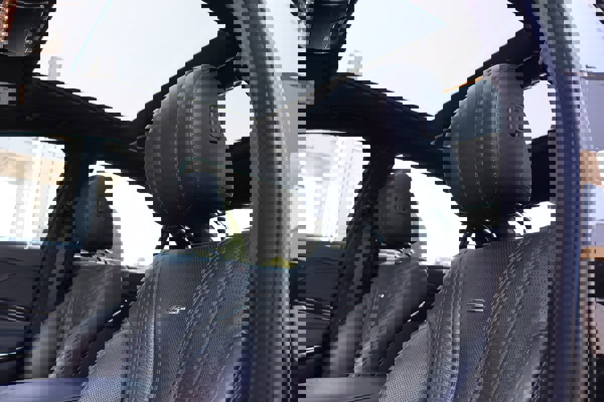 Used 2015 Mercedes-Benz S 63 AMG 4MATIC Sedan w/ Driver Assistance Package image 16