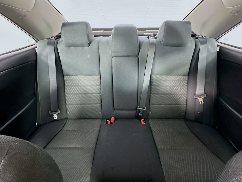 Used 2015 Toyota Camry LE FWD image 13