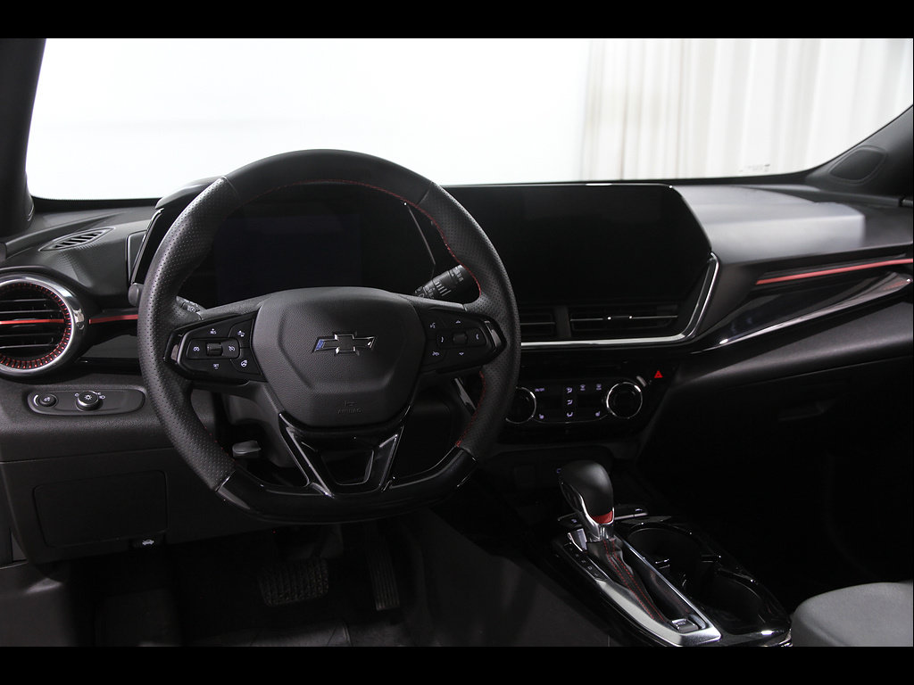 Certified 2025 Chevrolet Trax RS w/ Driver Confidence Package FWD image 6