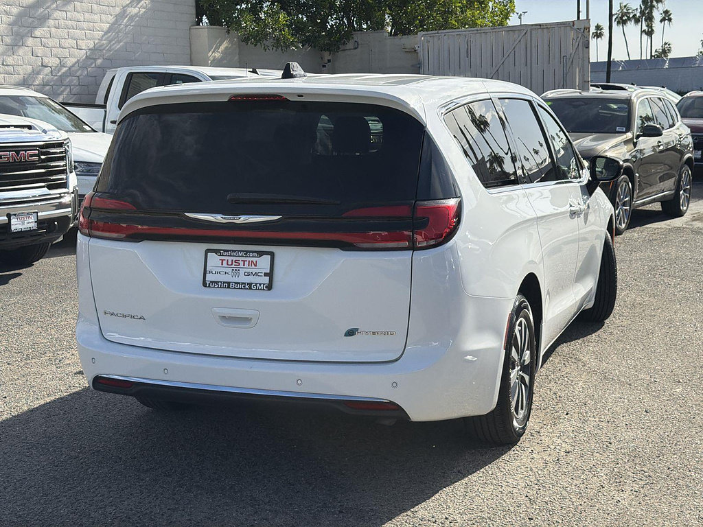 Used 2024 Chrysler Pacifica Limited FWD image 5