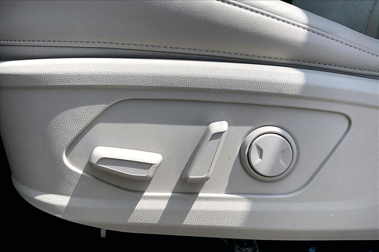 Certified 2023 Kia Sorento SX AWD/4WD image 30