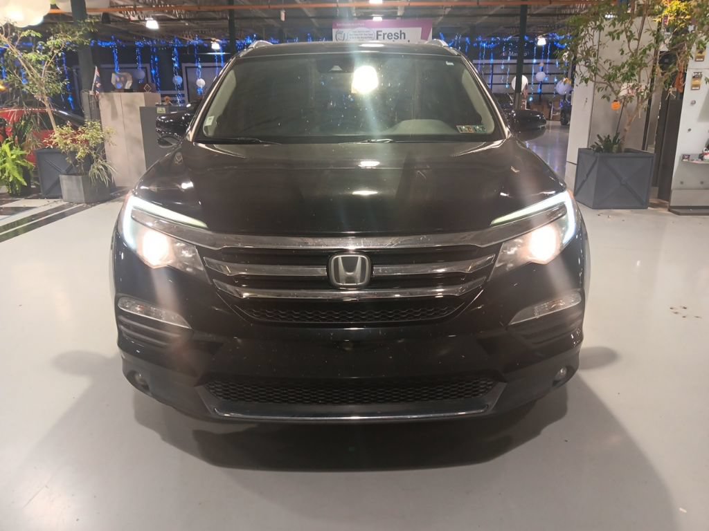 Used 2018 Honda Pilot Touring image 3