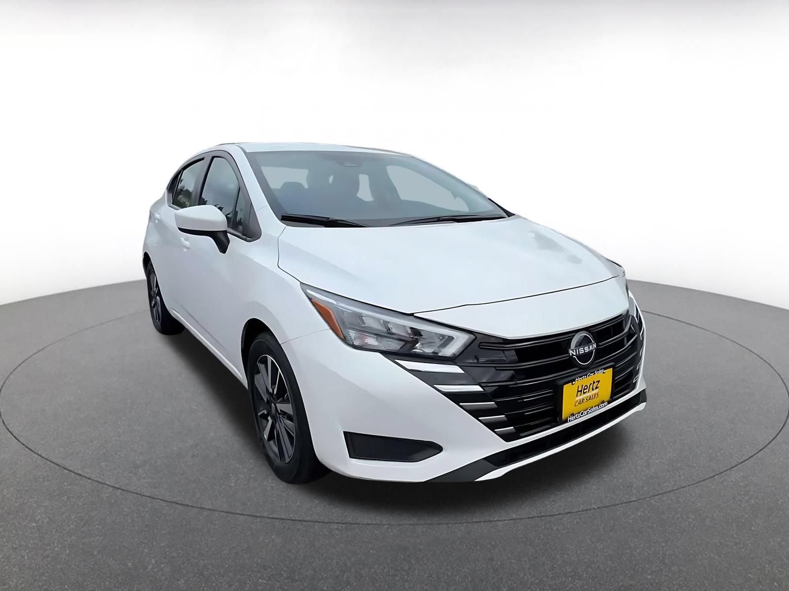 Used 2025 Nissan Versa SV FWD image 3