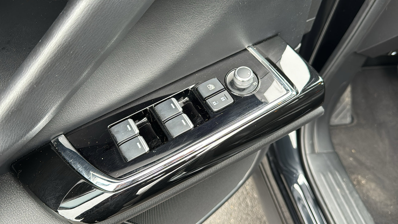 Certified 2022 MAZDA CX-9 Touring w/ Touring Premium Package image 12