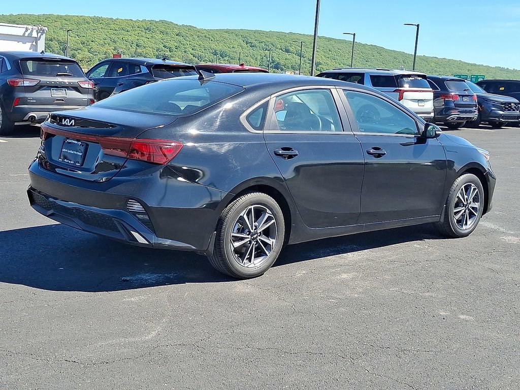 Certified 2023 Kia Forte LXS w/ LXS Technology Package FWD image 6