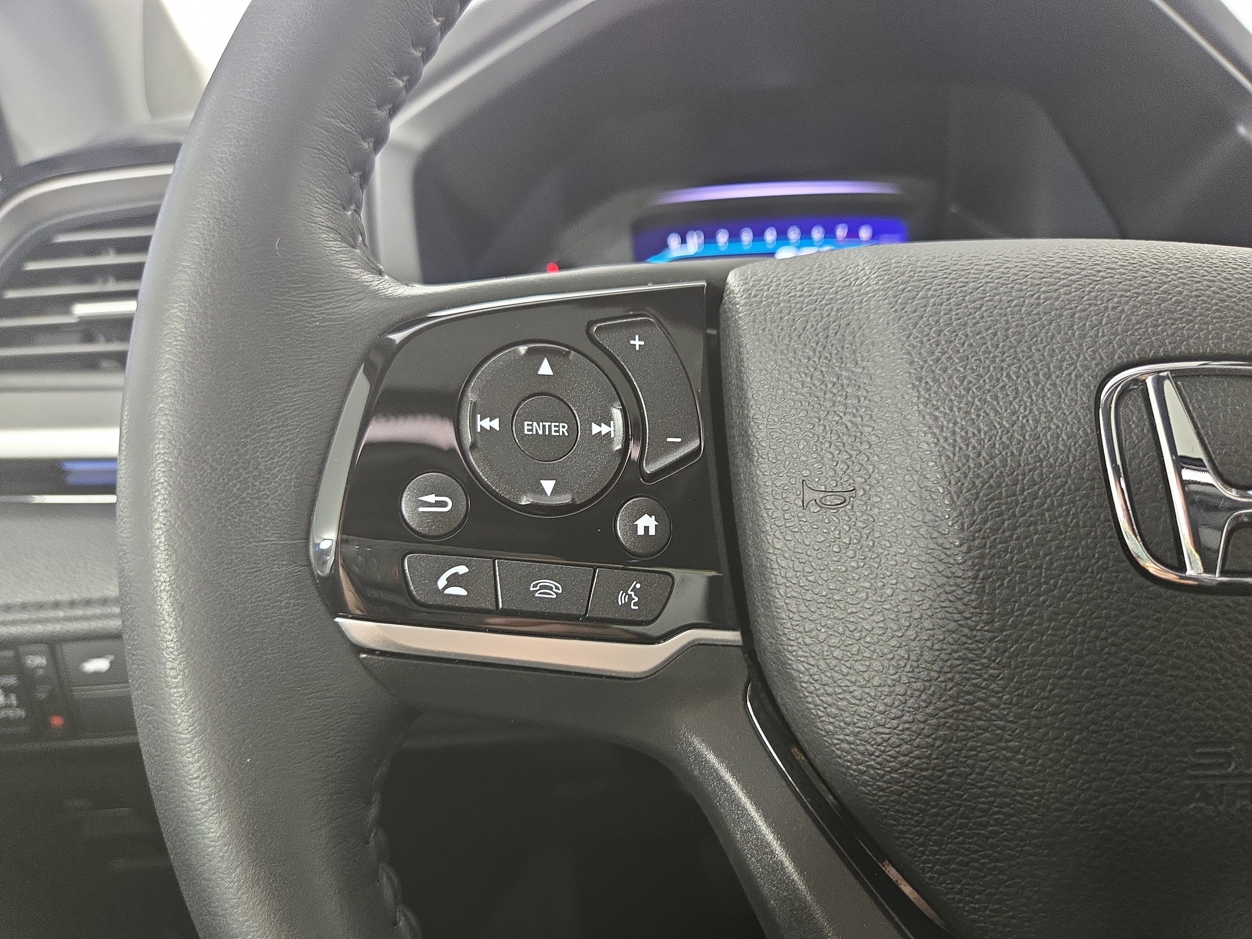 Used 2023 Honda Odyssey Touring image 16