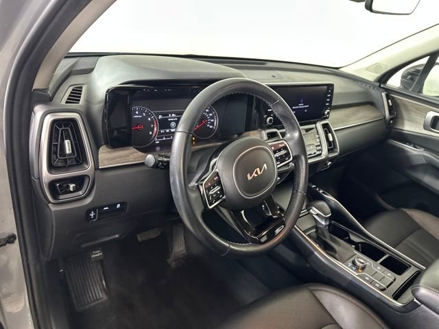 Used 2023 Kia Sorento S image 13