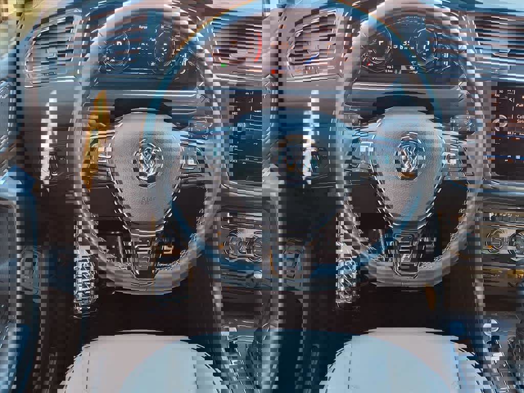 Used 2021 Volkswagen Tiguan SEL Premium R-Line w/ 3rd Row Seat Package image 7