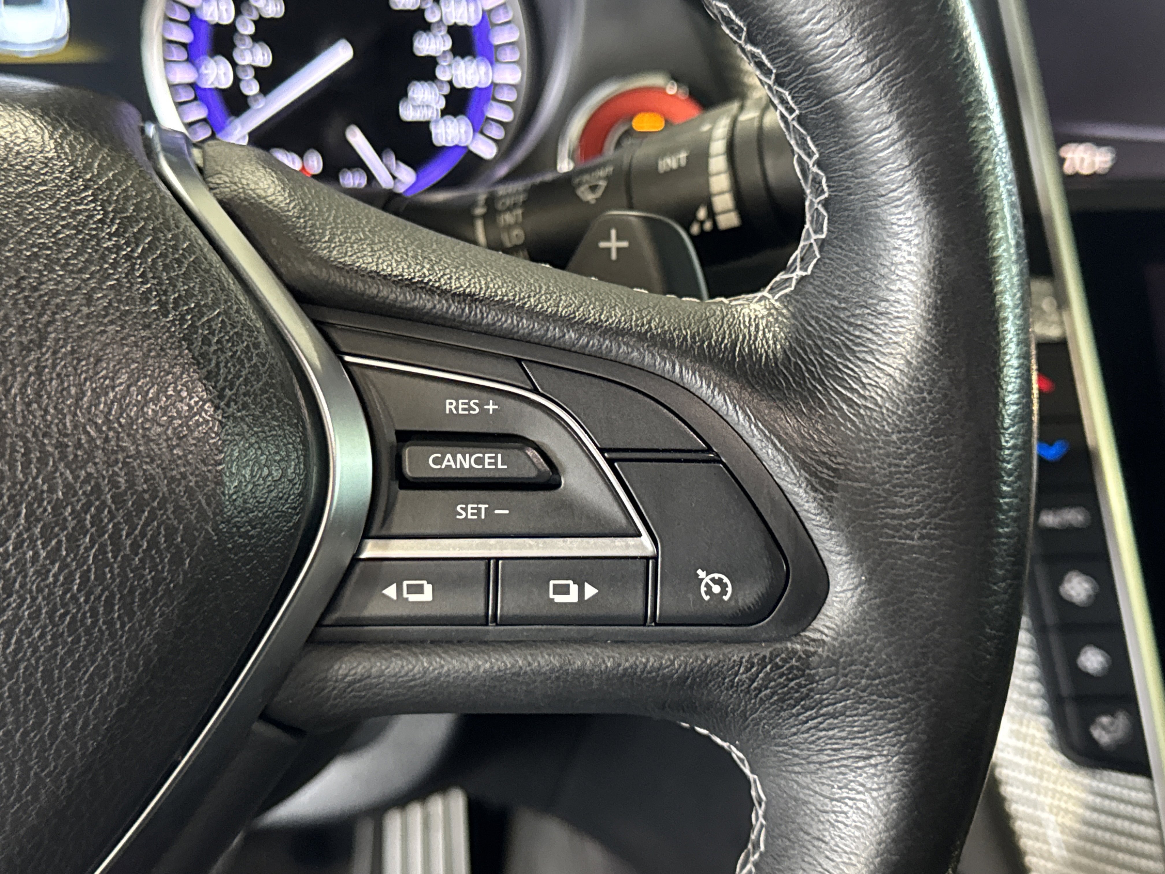 Used 2017 INFINITI Q60 Red Sport 400 image 19