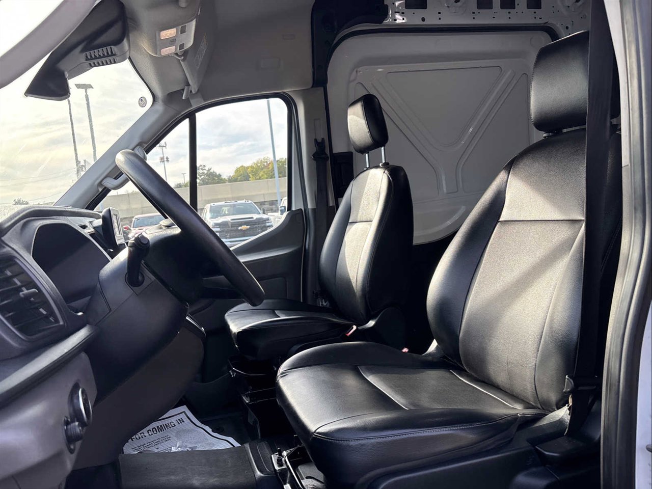 Used 2023 Ford Transit 250 Medium Roof image 13