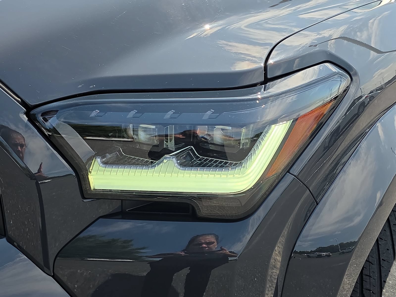 Used 2025 Toyota 4Runner Limited AWD/4WD image 31