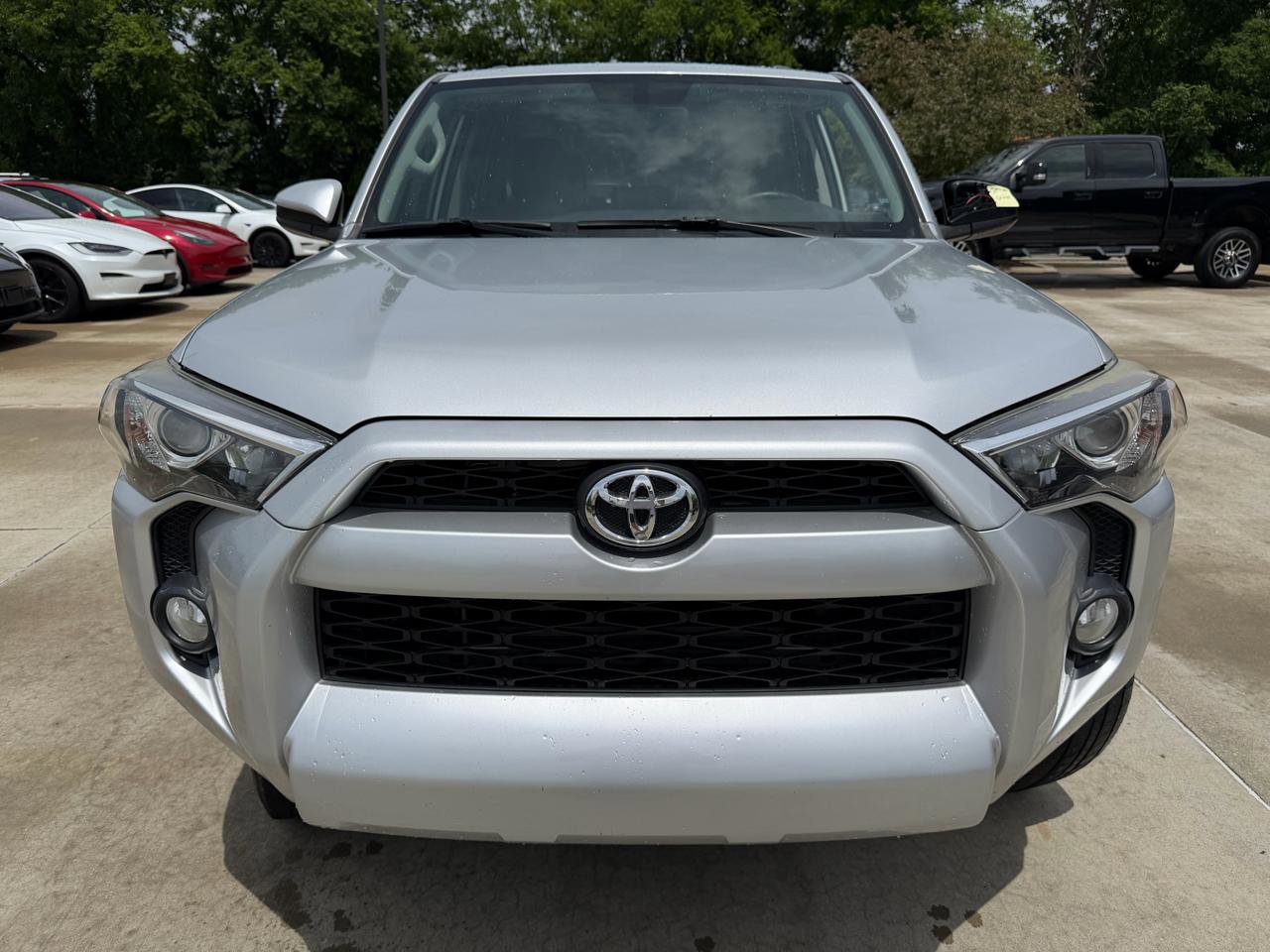 Used 2019 Toyota 4Runner SR5 AWD/4WD image 2
