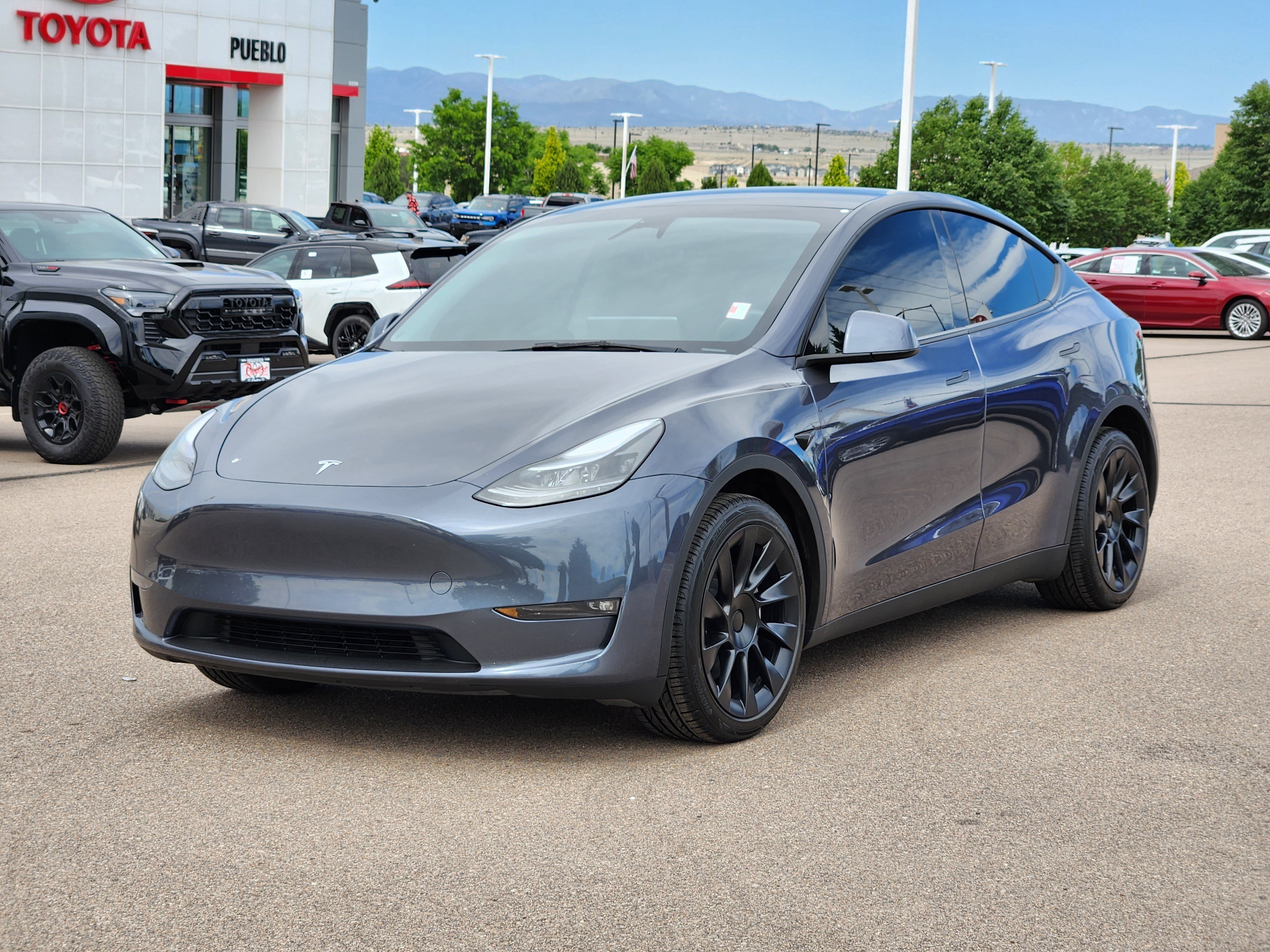Used 2023 Tesla Model Y AWD image 4