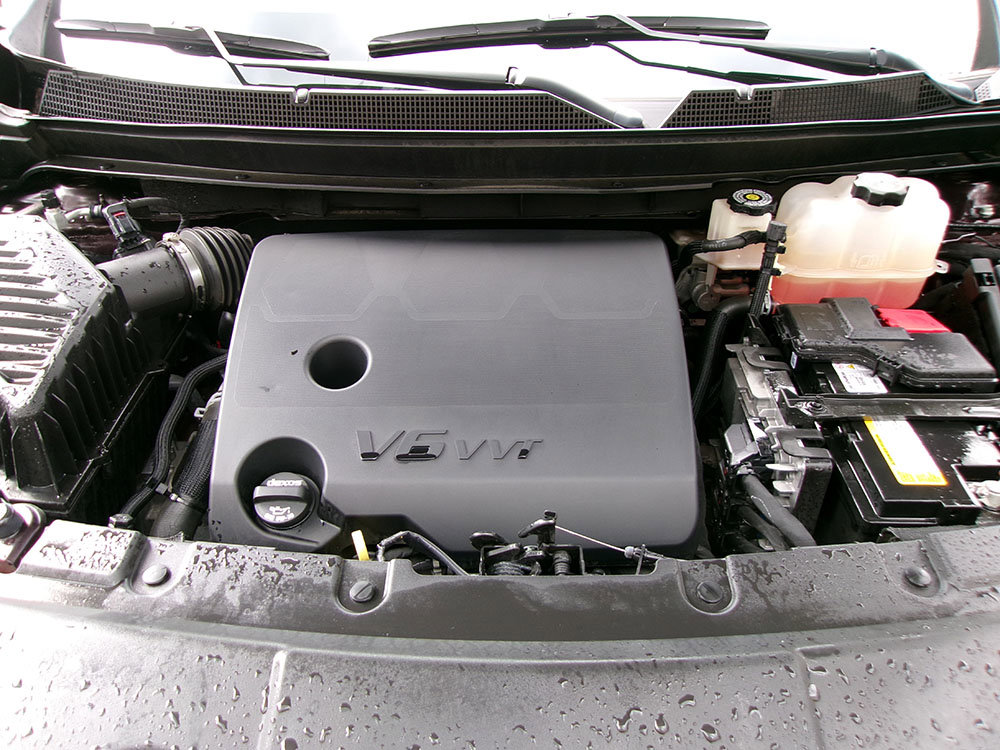 Used 2022 Chevrolet Traverse LT w/ LPO, Floor Liner Package image 9