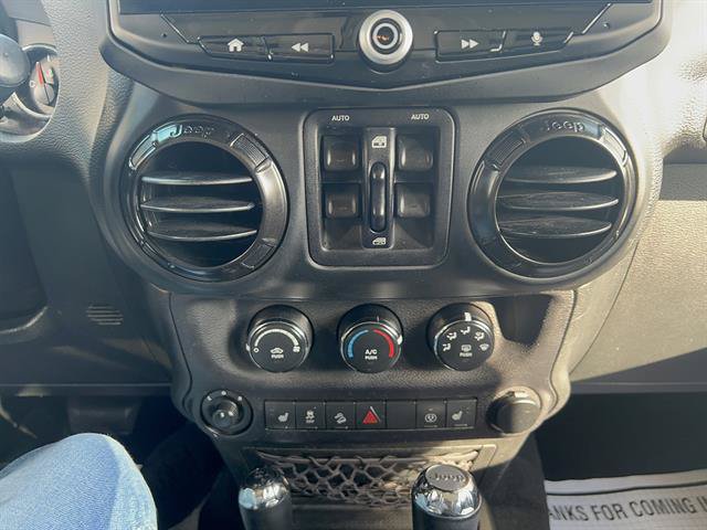 Used 2017 Jeep Wrangler Unlimited Sahara AWD/4WD image 20