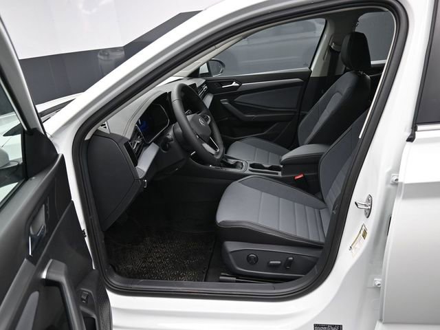 New 2026 Volkswagen Jetta SE image 9