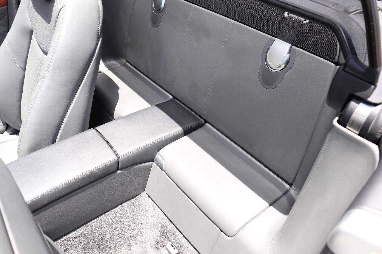 Used 2005 Mercedes-Benz SL 600 image 24