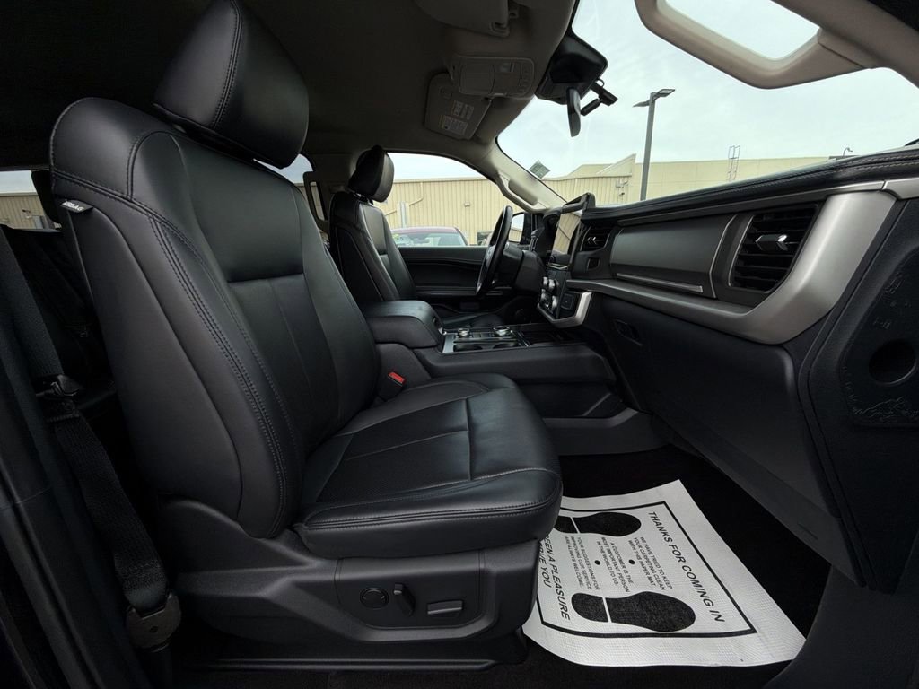 Used 2023 Ford Expedition Max XLT image 27